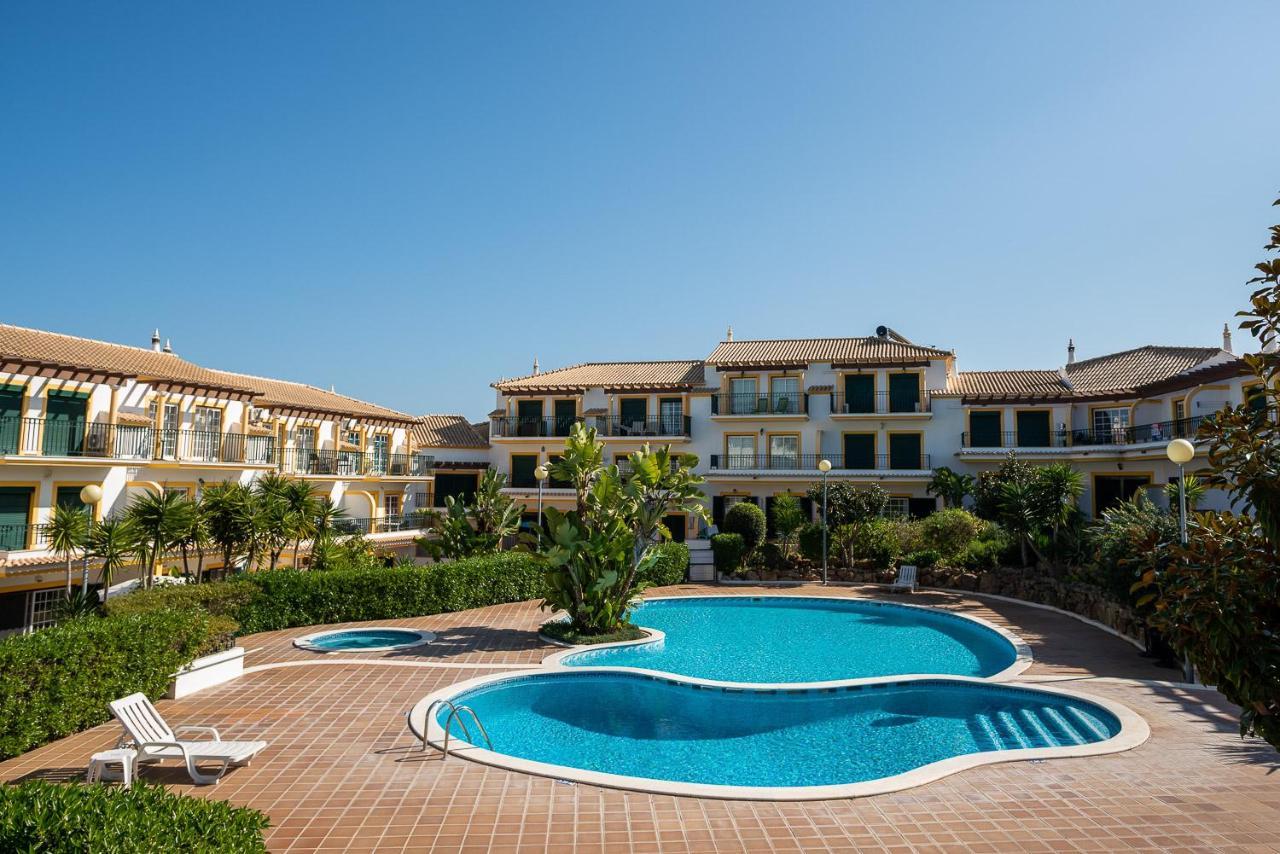 Decor N' Cozy Place For Families And Friends Guia  Exterior photo